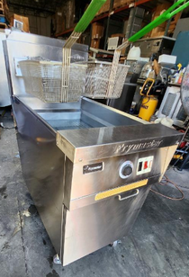 Frymaster MJCFESC Performance Gas 80 Lb Floor Fryer for Chicken & Fish Nat Gas