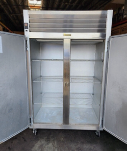Traulsen G22010 52" Two Section Reach In Freezer (2) Solid Doors 115v Tested !!!