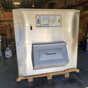 NEW Scotsman BH1600SS-A 1755 Lb. Upright Ice Bin for Top Mounted Ice Makers